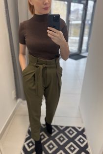 Zelené nohavice s opaskom