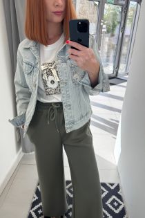 Svetlá rifľová bunda