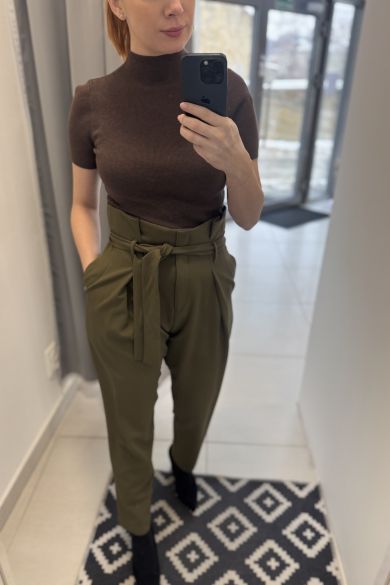 Zelené nohavice s opaskom