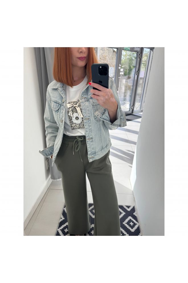 Svetlá rifľová bunda